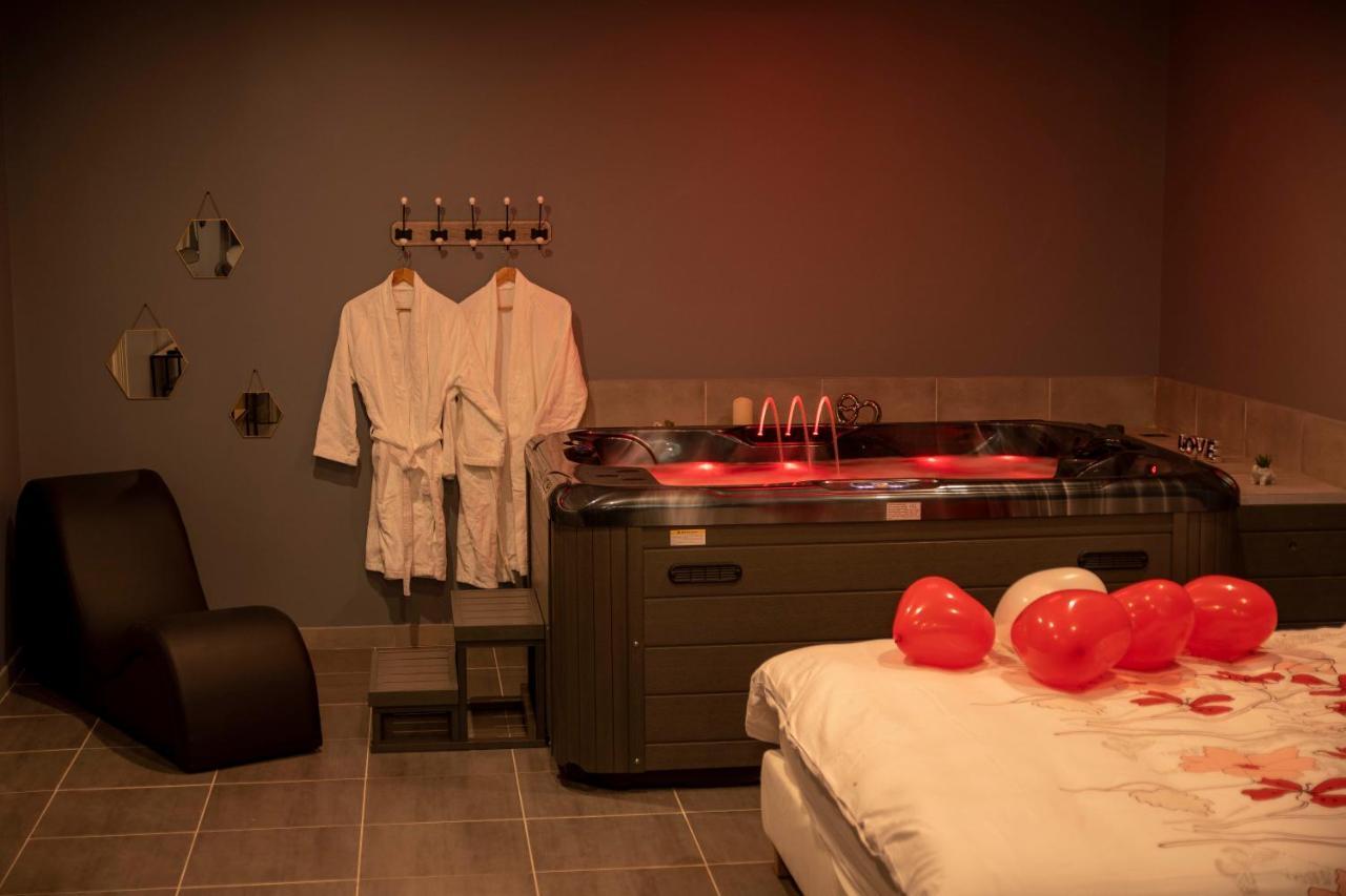 Love Room - La Parenthese Saint-Bauzille-de-la-Sylve 외부 사진