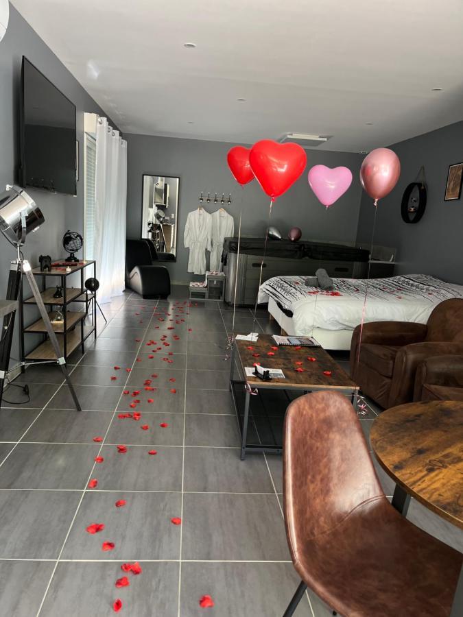 Love Room - La Parenthese Saint-Bauzille-de-la-Sylve 외부 사진