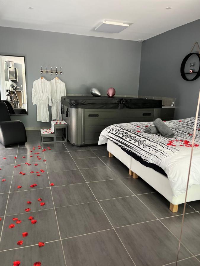 Love Room - La Parenthese Saint-Bauzille-de-la-Sylve 외부 사진